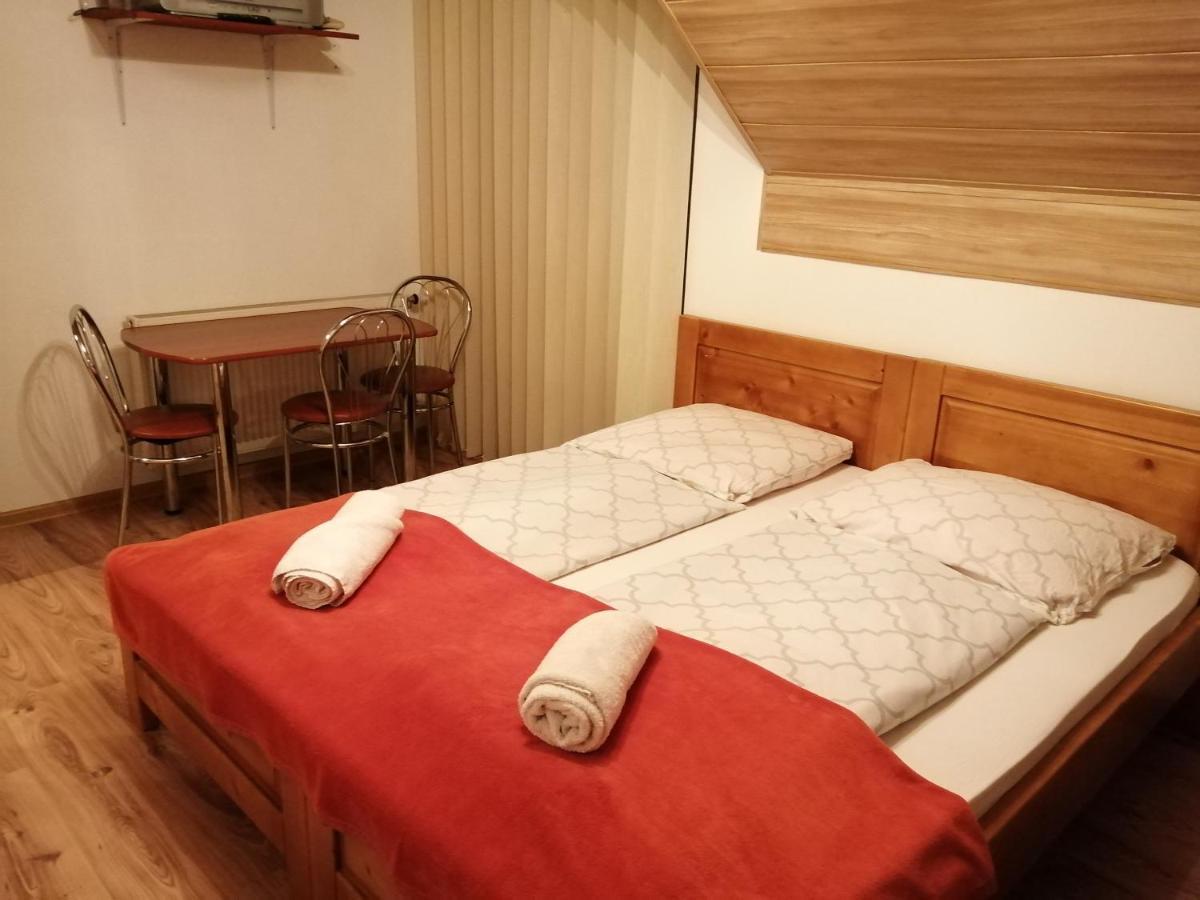 Guest House Kovalik Sucha Hora Bagian luar foto