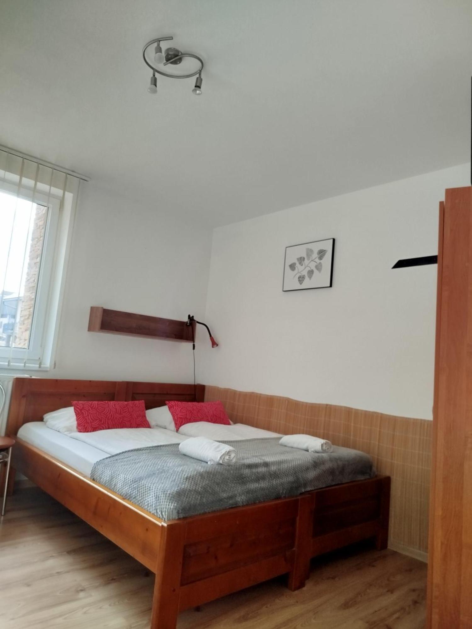 Guest House Kovalik Sucha Hora Bagian luar foto