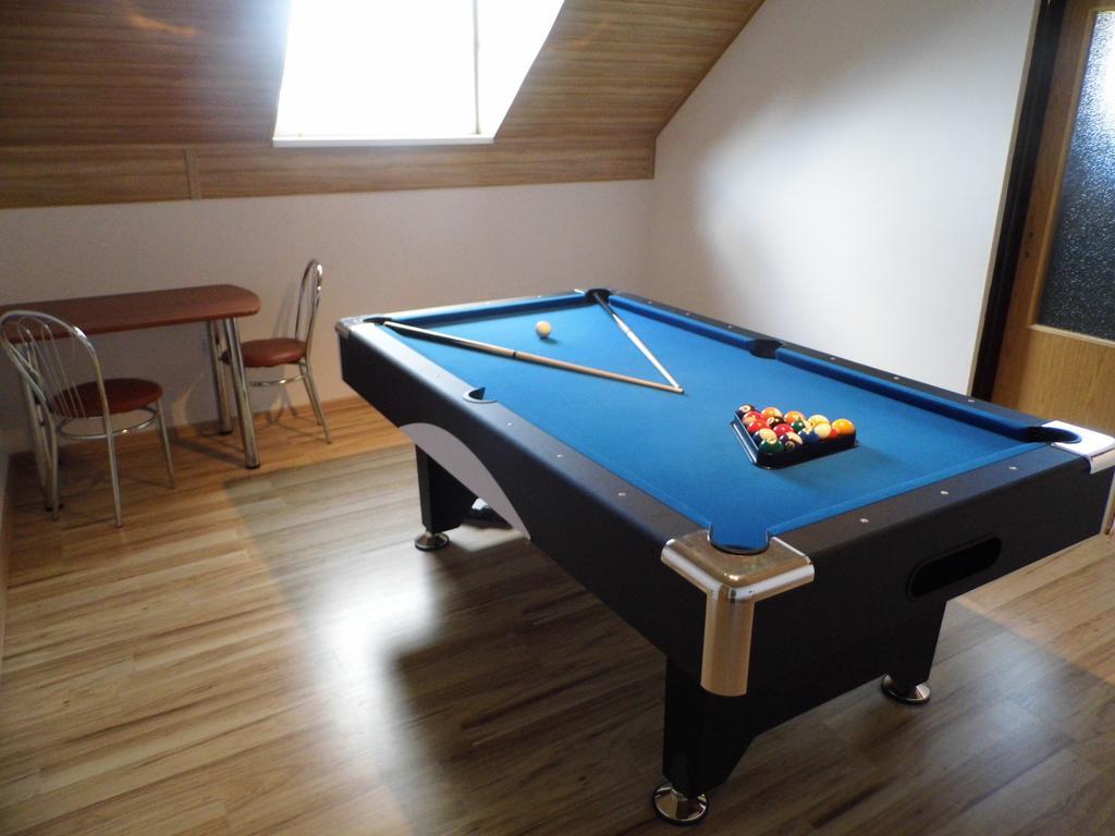 Guest House Kovalik Sucha Hora Bagian luar foto